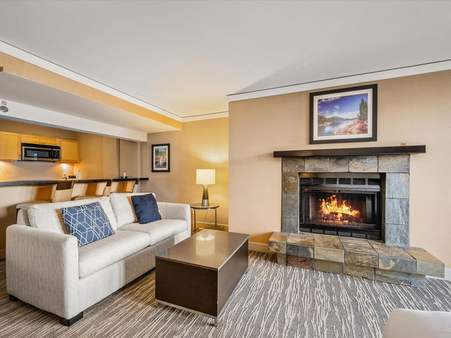 529/531 - 4050 Whistler Way