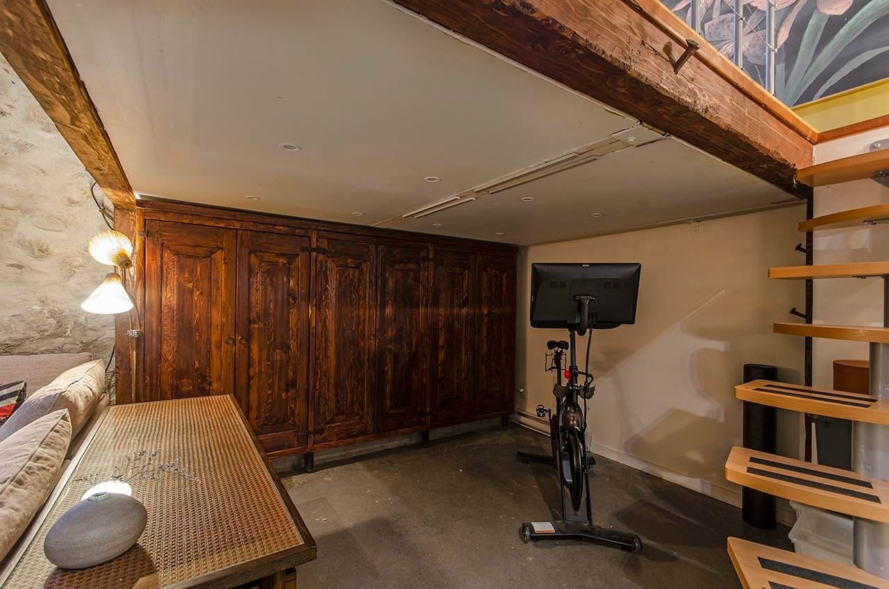 Listing Image 16