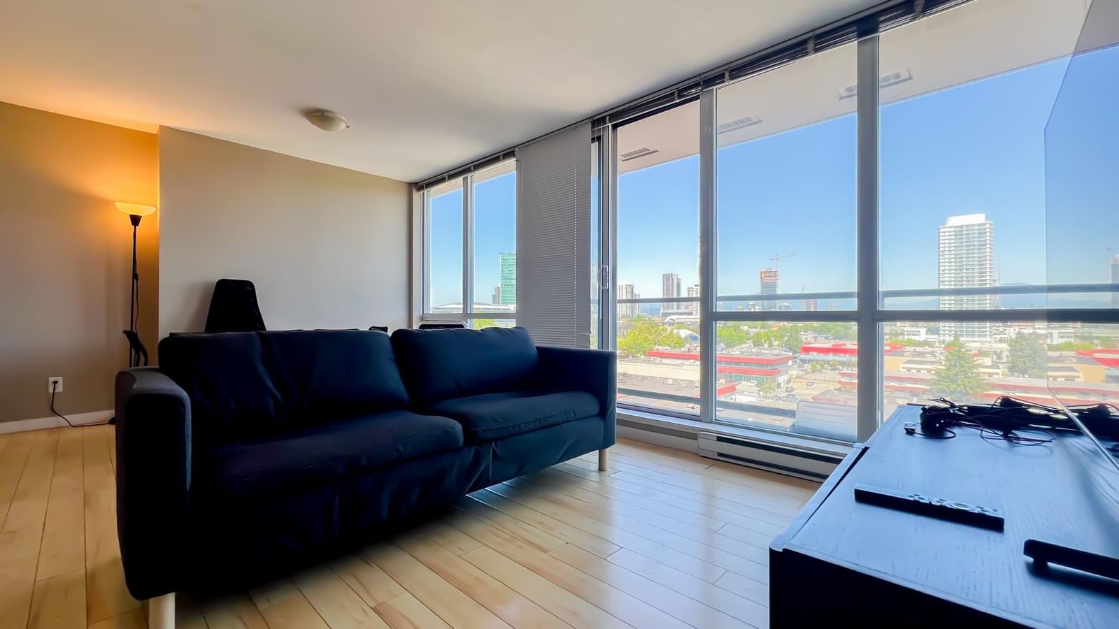 Listing Image 10