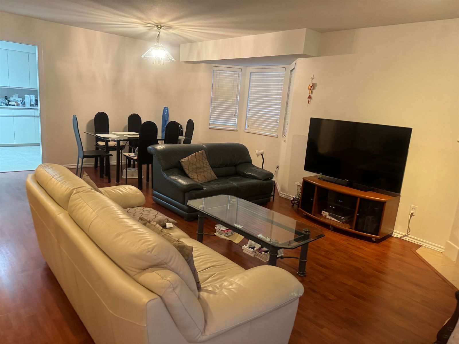 Listing Image 0