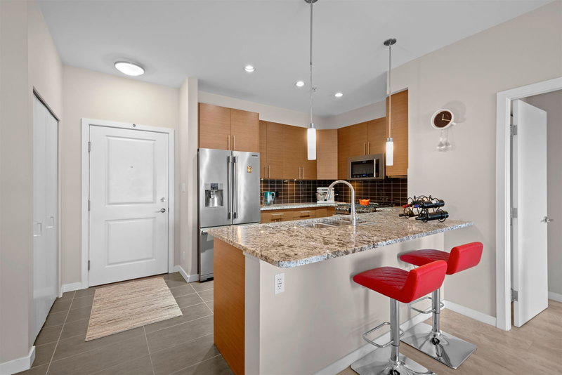 303 - 288 Hampton Street, New Westminster, V3M 5L9 | Image 3