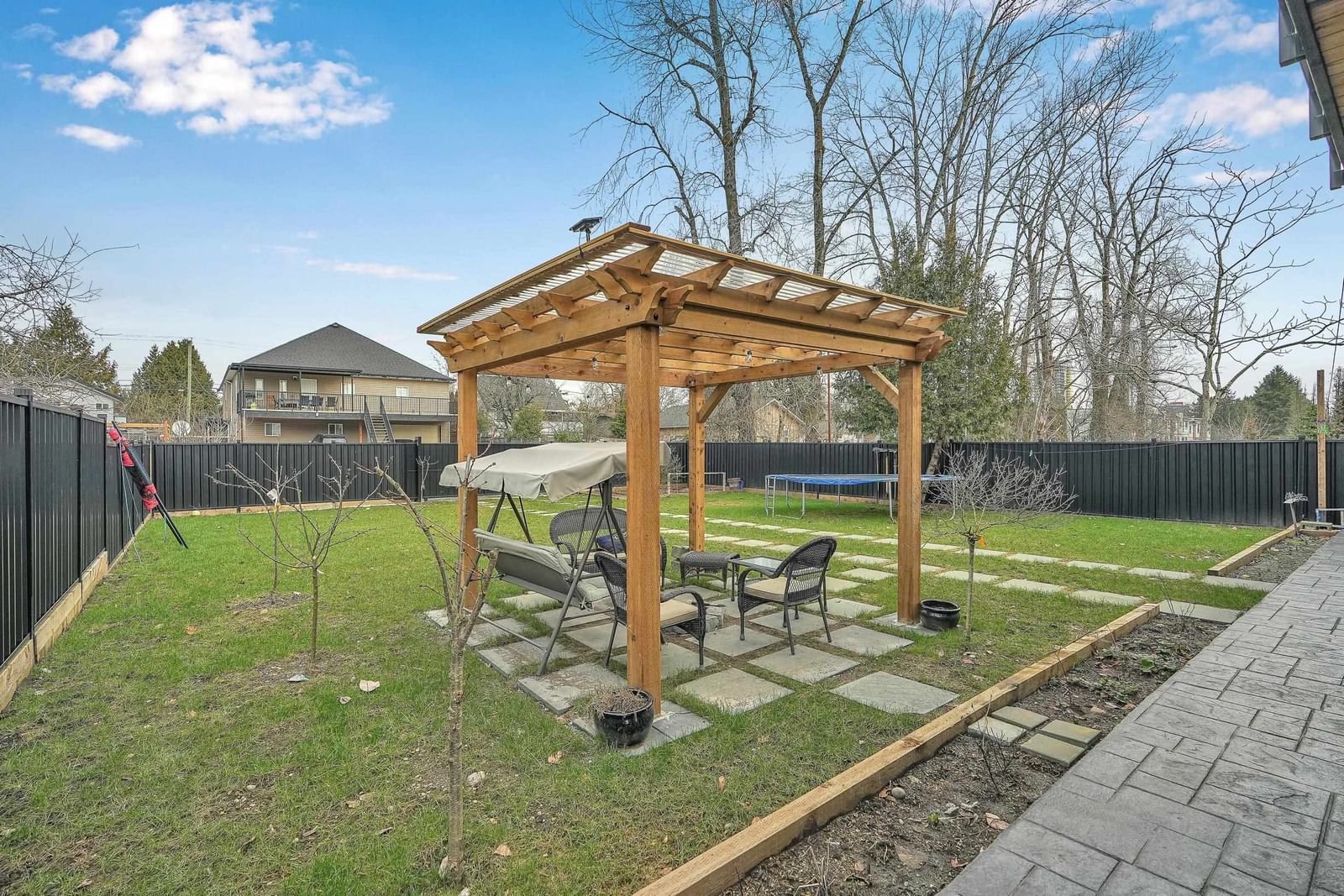 Listing Image 19