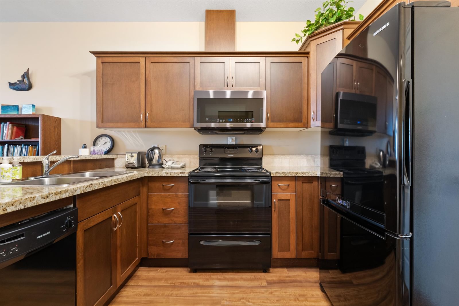 Listing Image 13