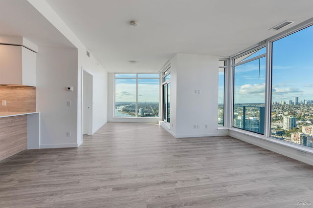 4203 - 680 Quayside Drive