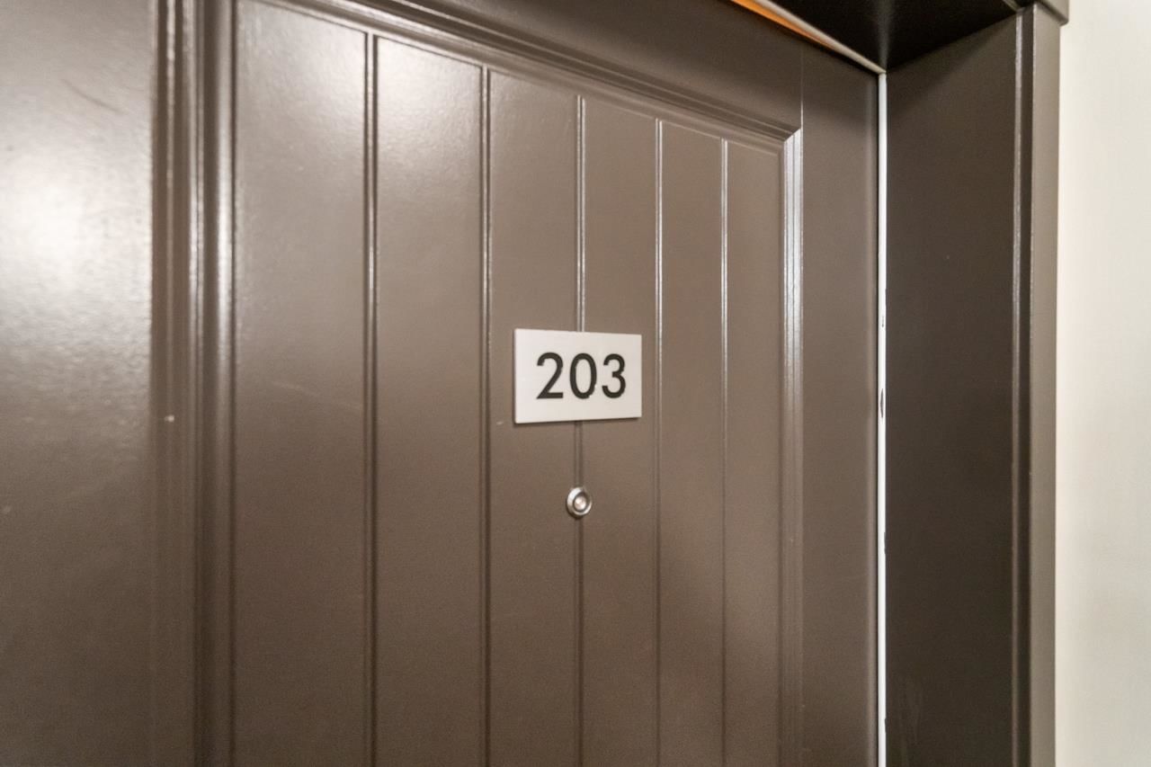 Listing Image 17