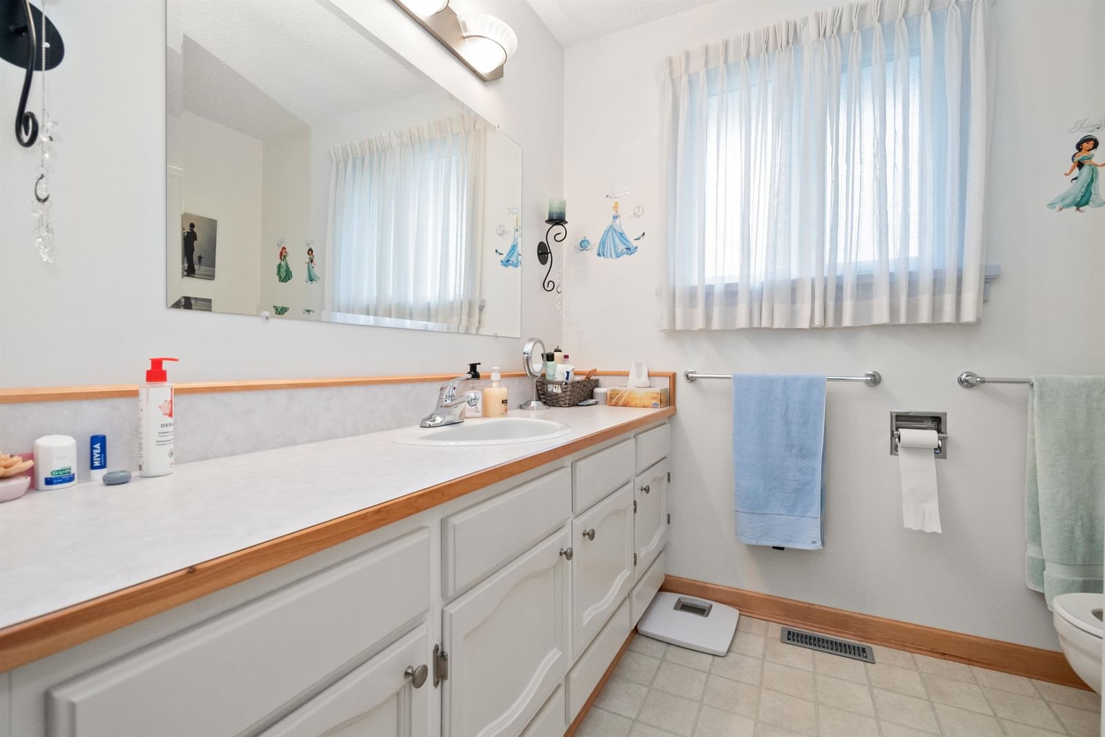 Listing Image 18