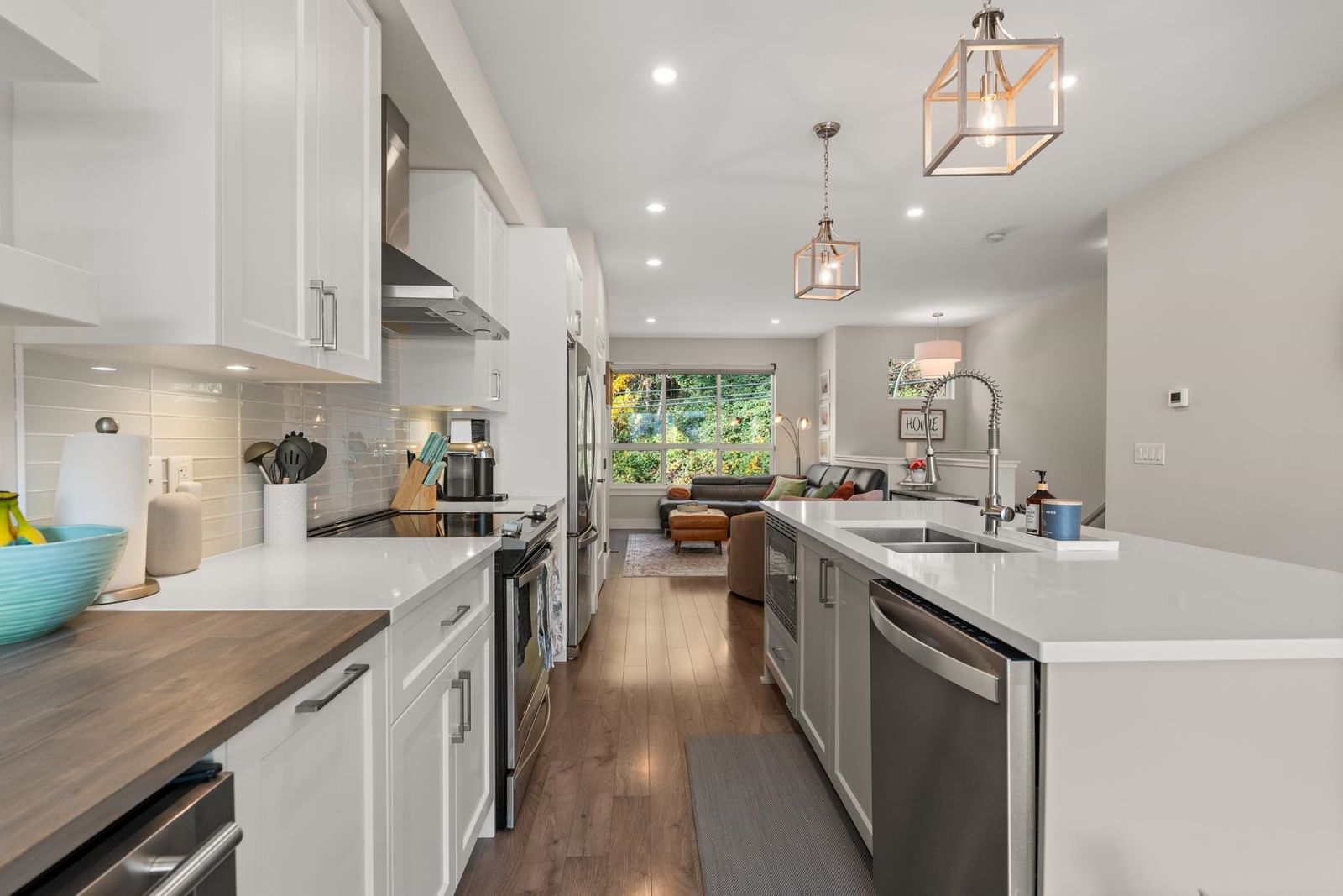 Listing Image 11