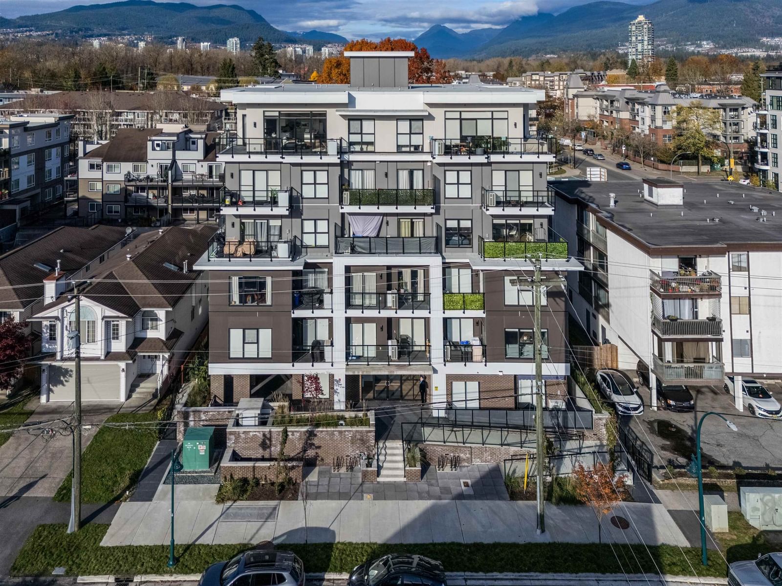 Listing Image 25