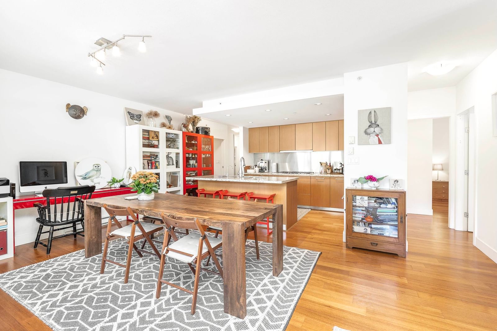 Listing Image 12