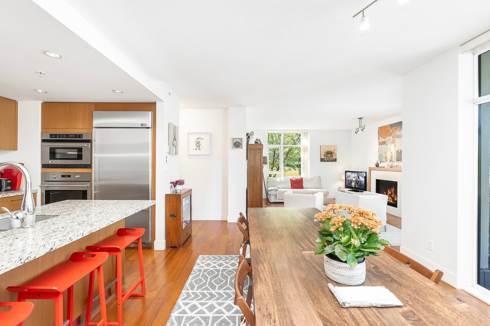 Listing Image 15