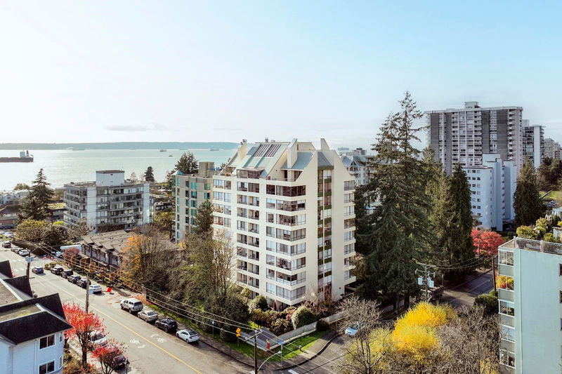 1412 Esquimalt Avenue #203, West Vancouver, British Columbia (MLS R2944806)