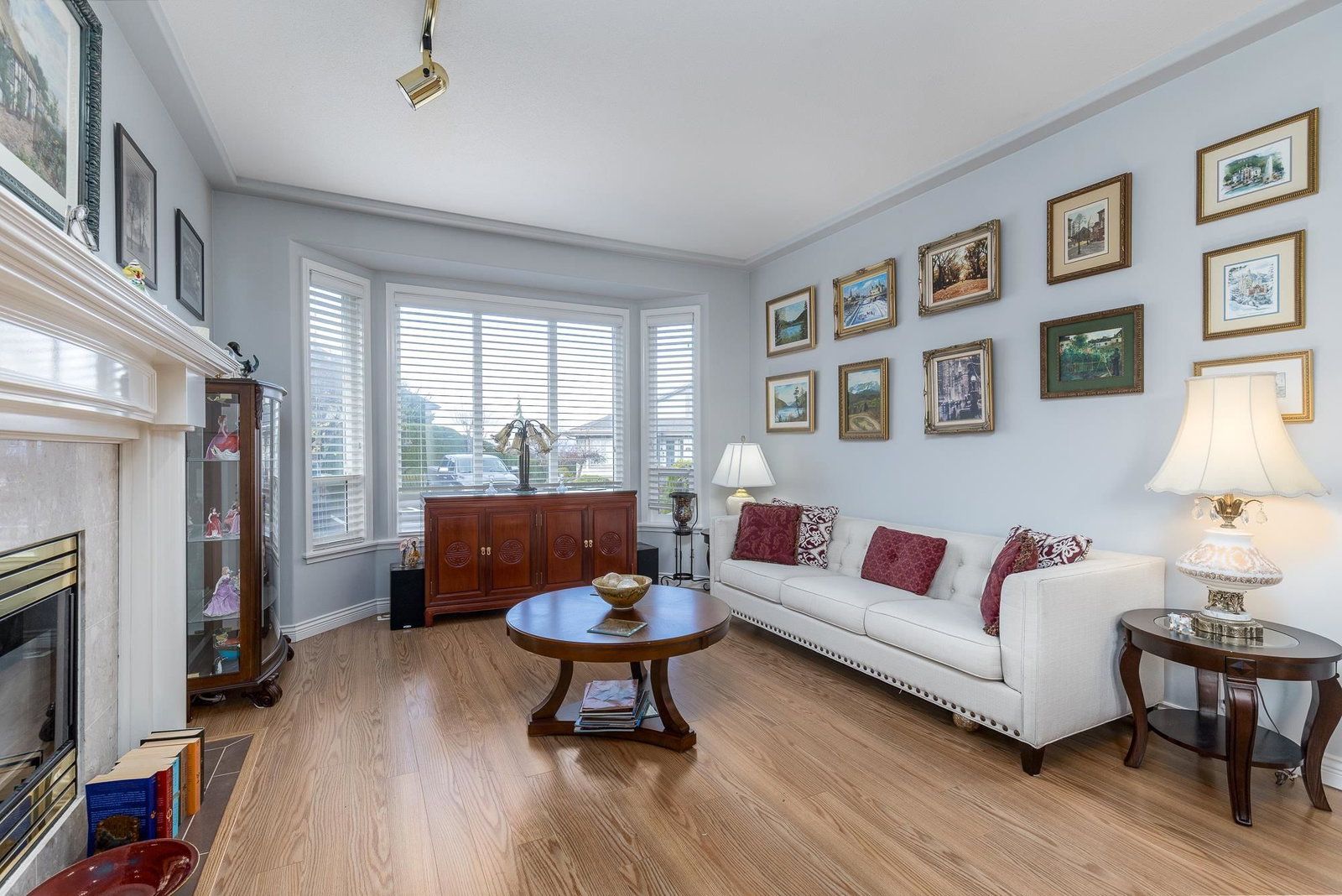 Listing Image 11
