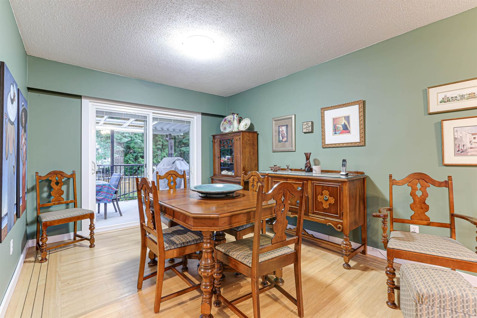 Listing Image 8