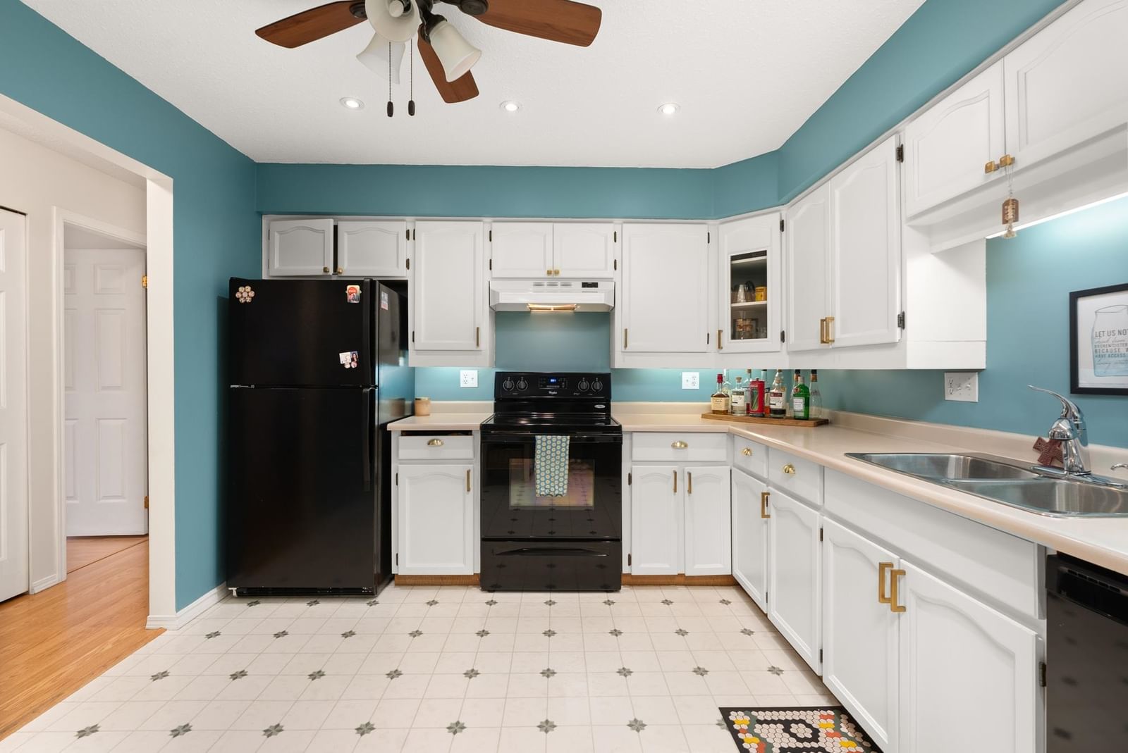 Listing Image 16