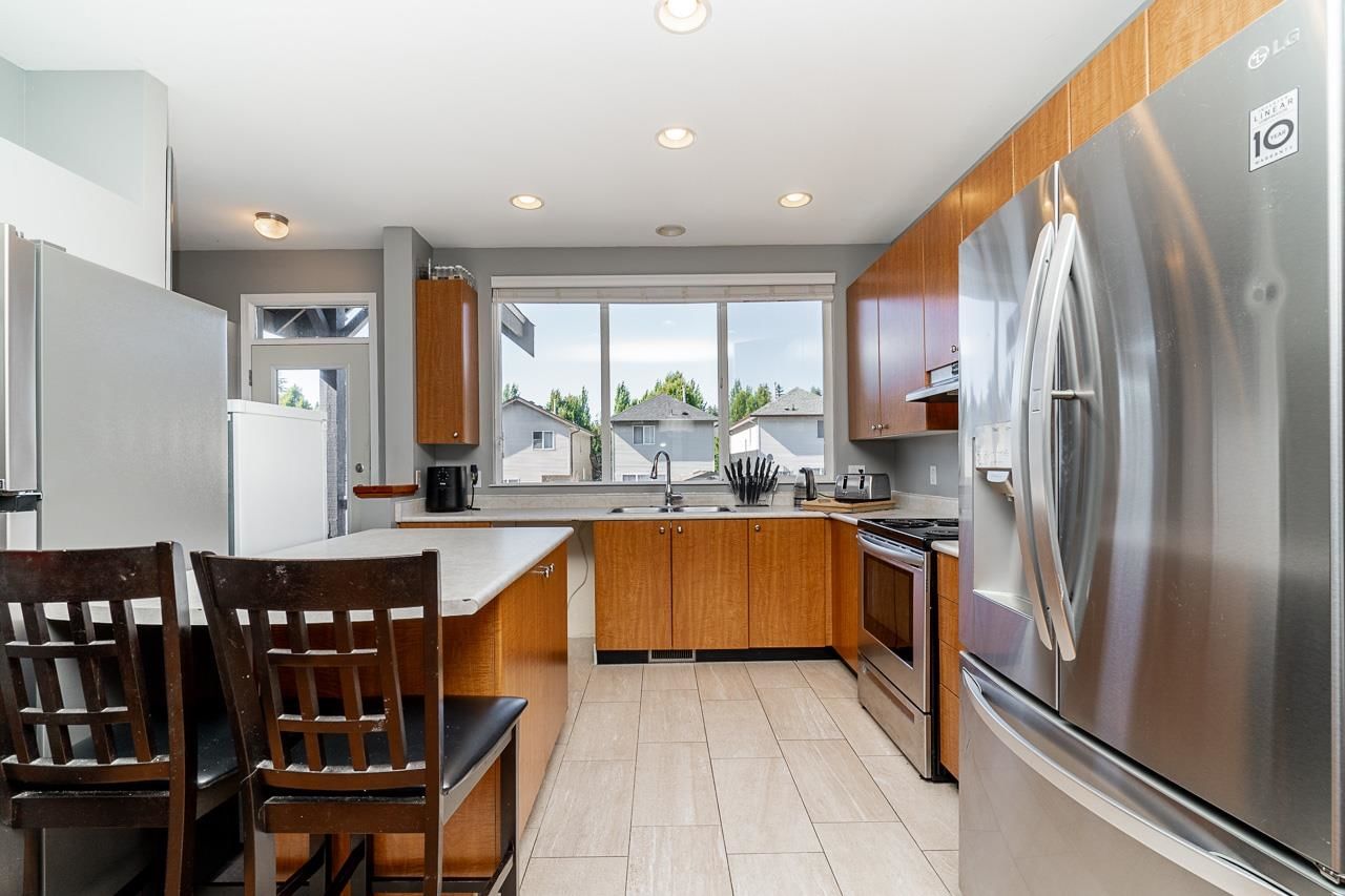 Listing Image 12