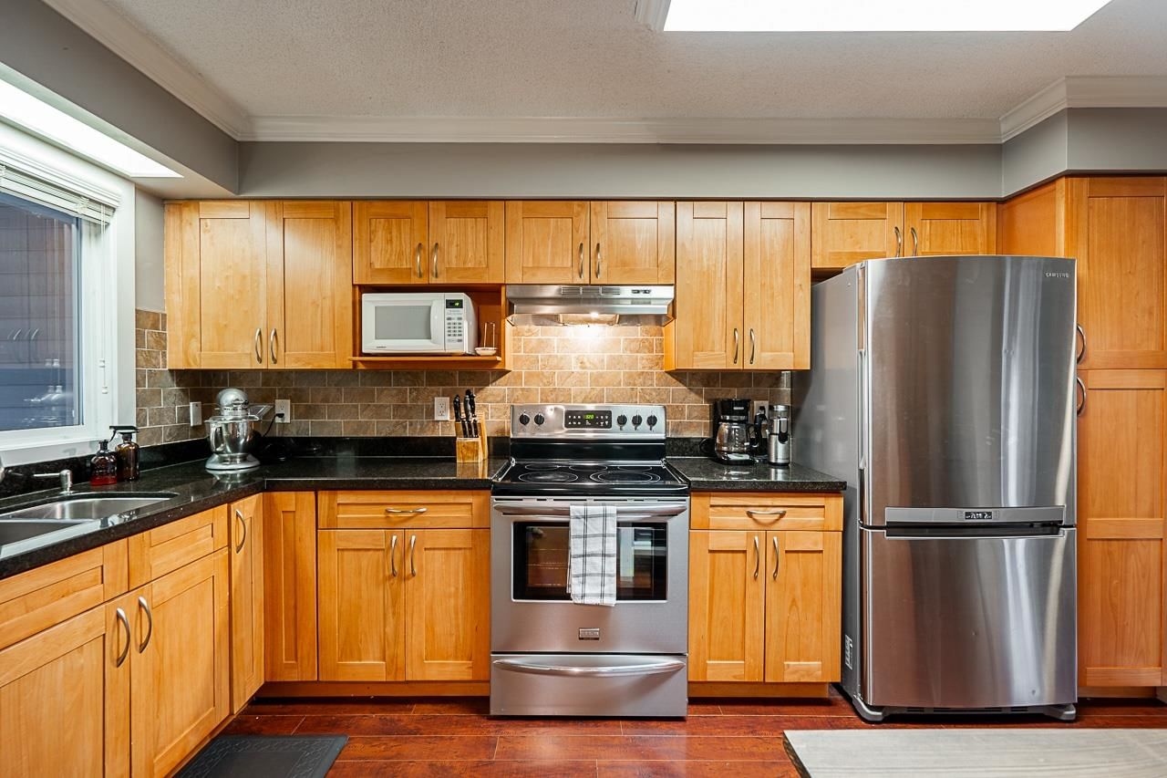 Listing Image 11