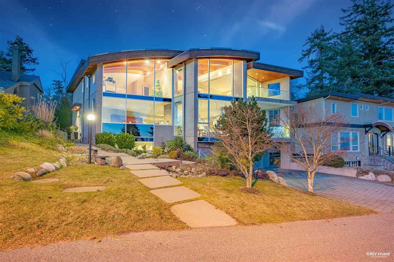 14523 Magdalen Avenue, White Rock, V4B 2X5 | Image 2