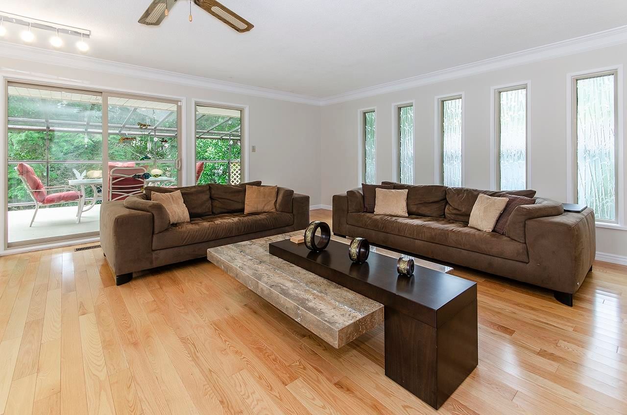 Listing Image 11