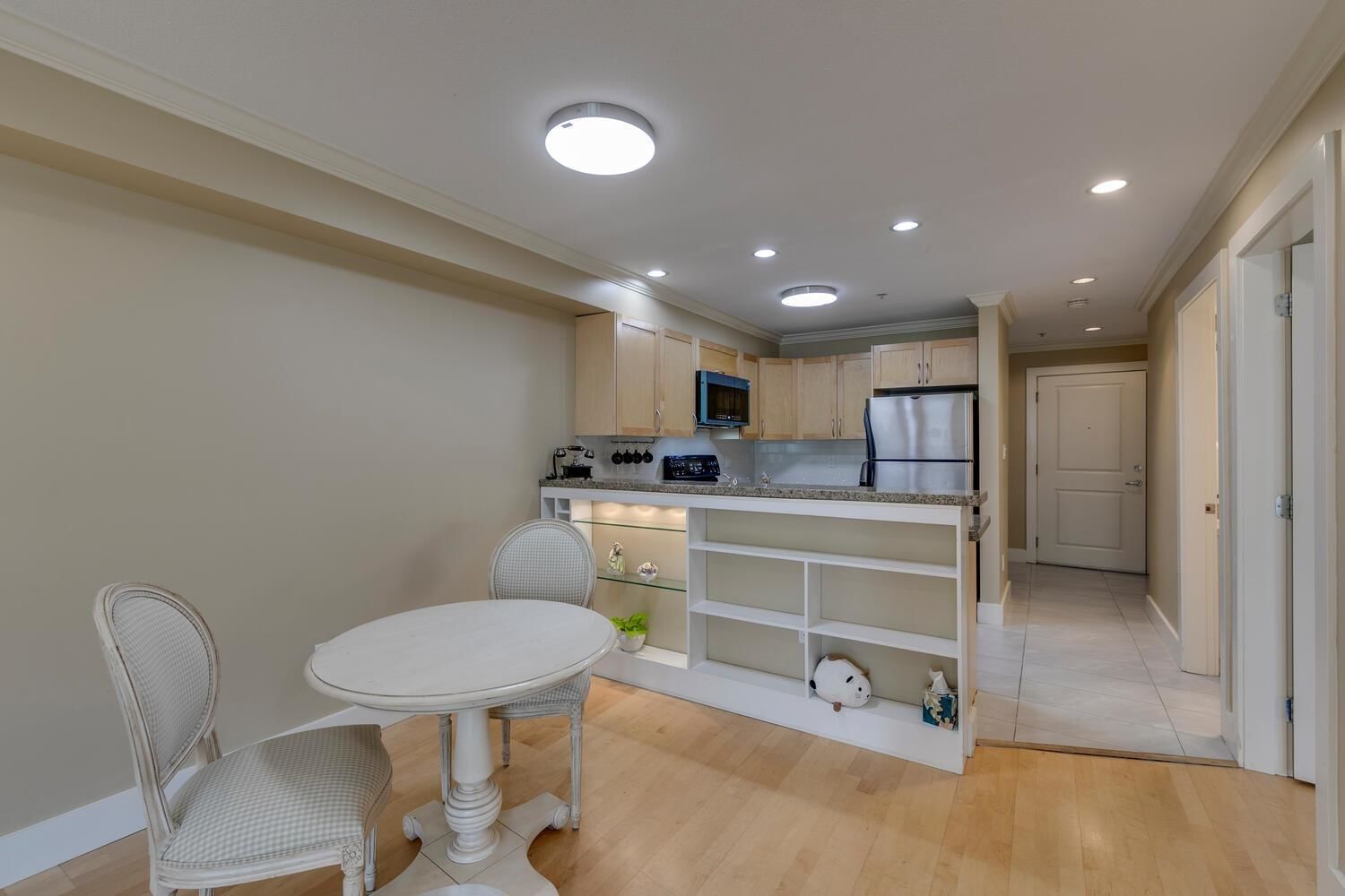 Listing Image 10