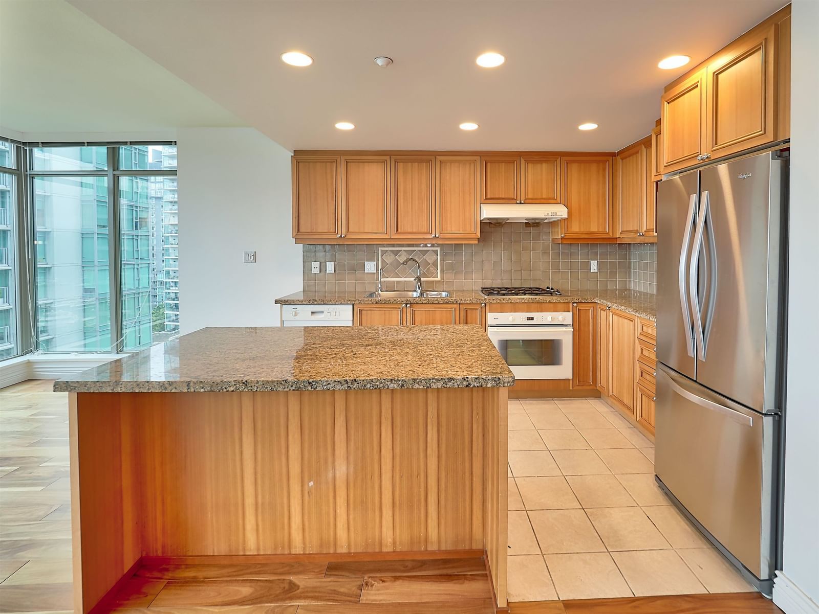 Listing Image 9