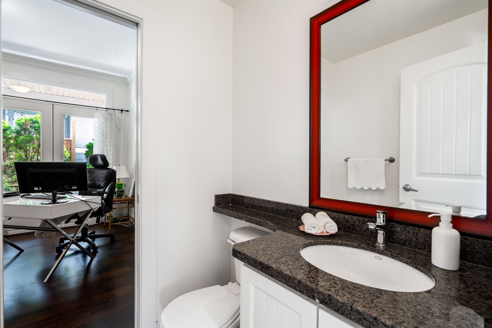Listing Image 12