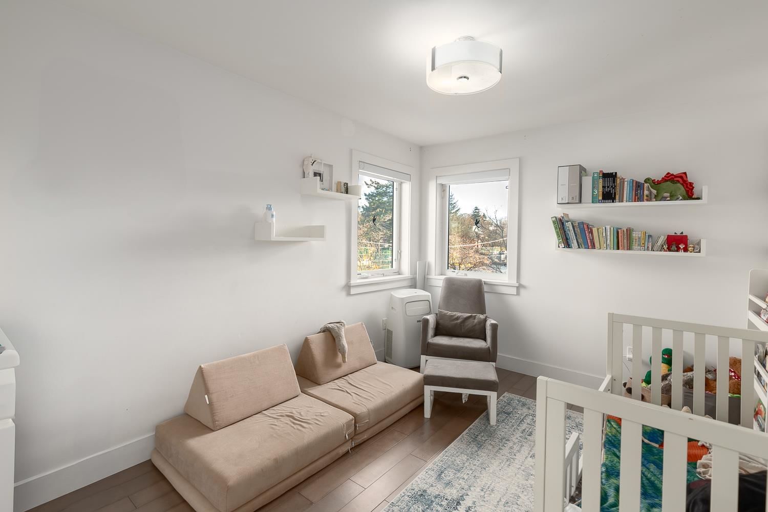 Listing Image 19
