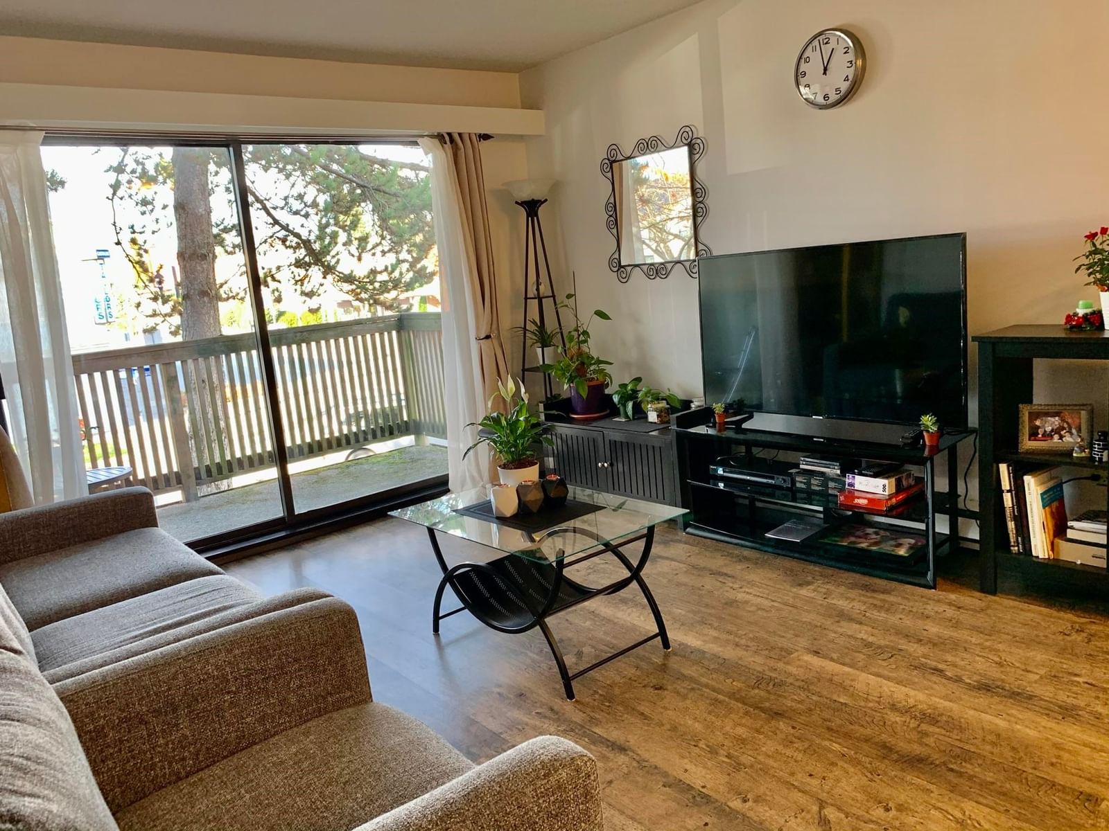 Listing Image 17