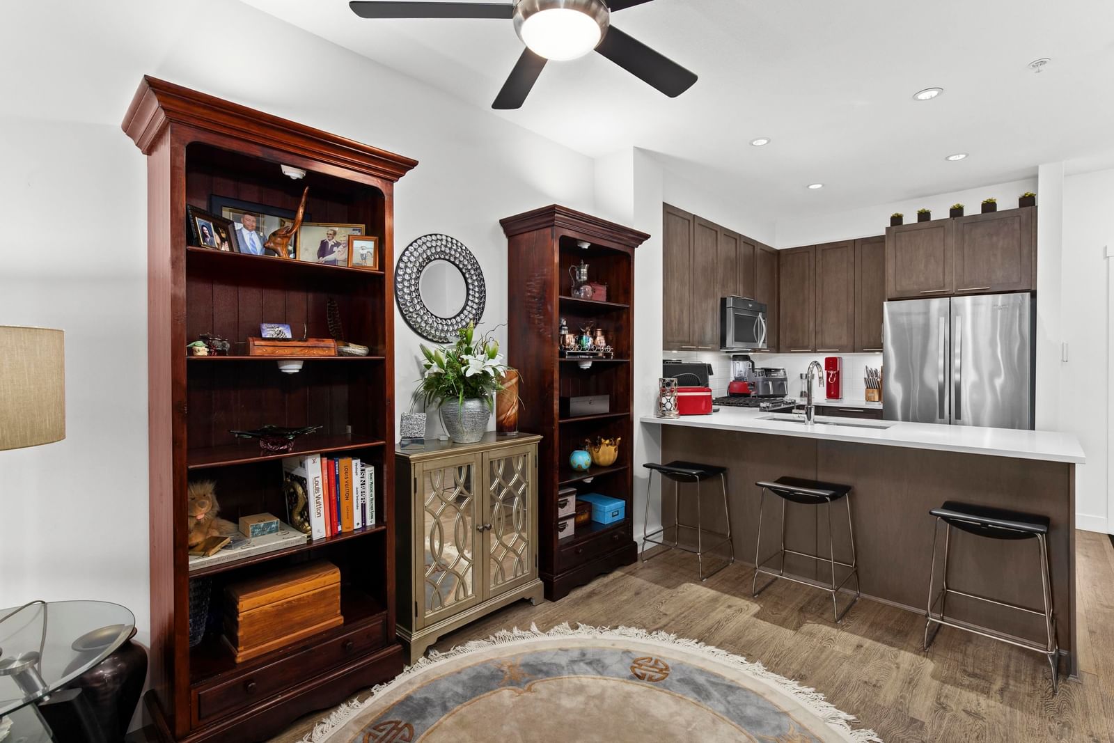 Listing Image 11