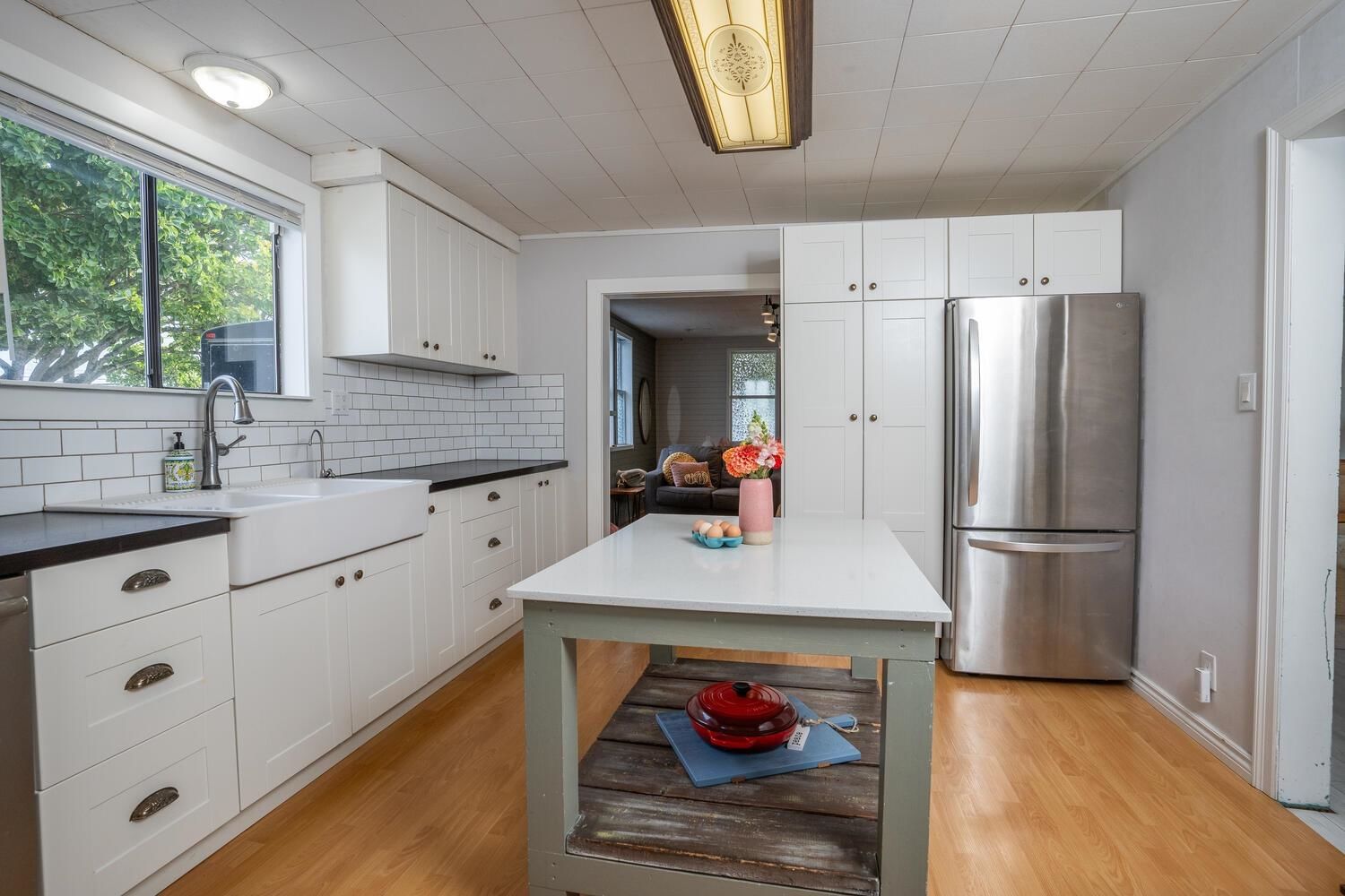 Listing Image 11