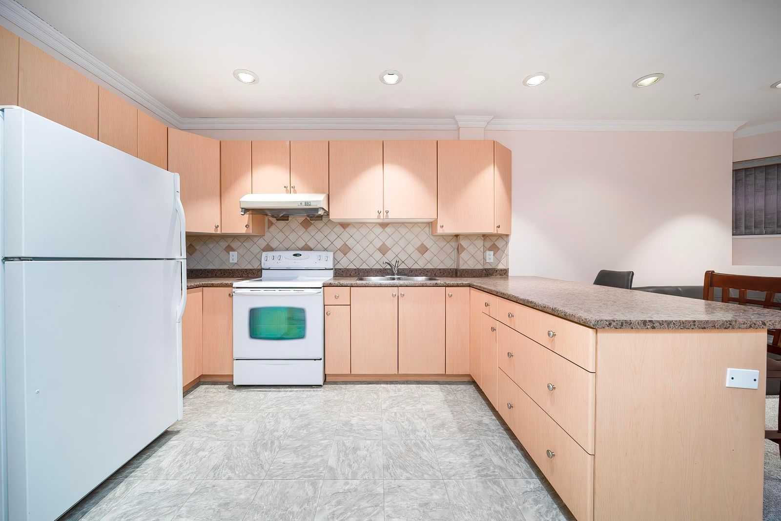 Listing Image 21