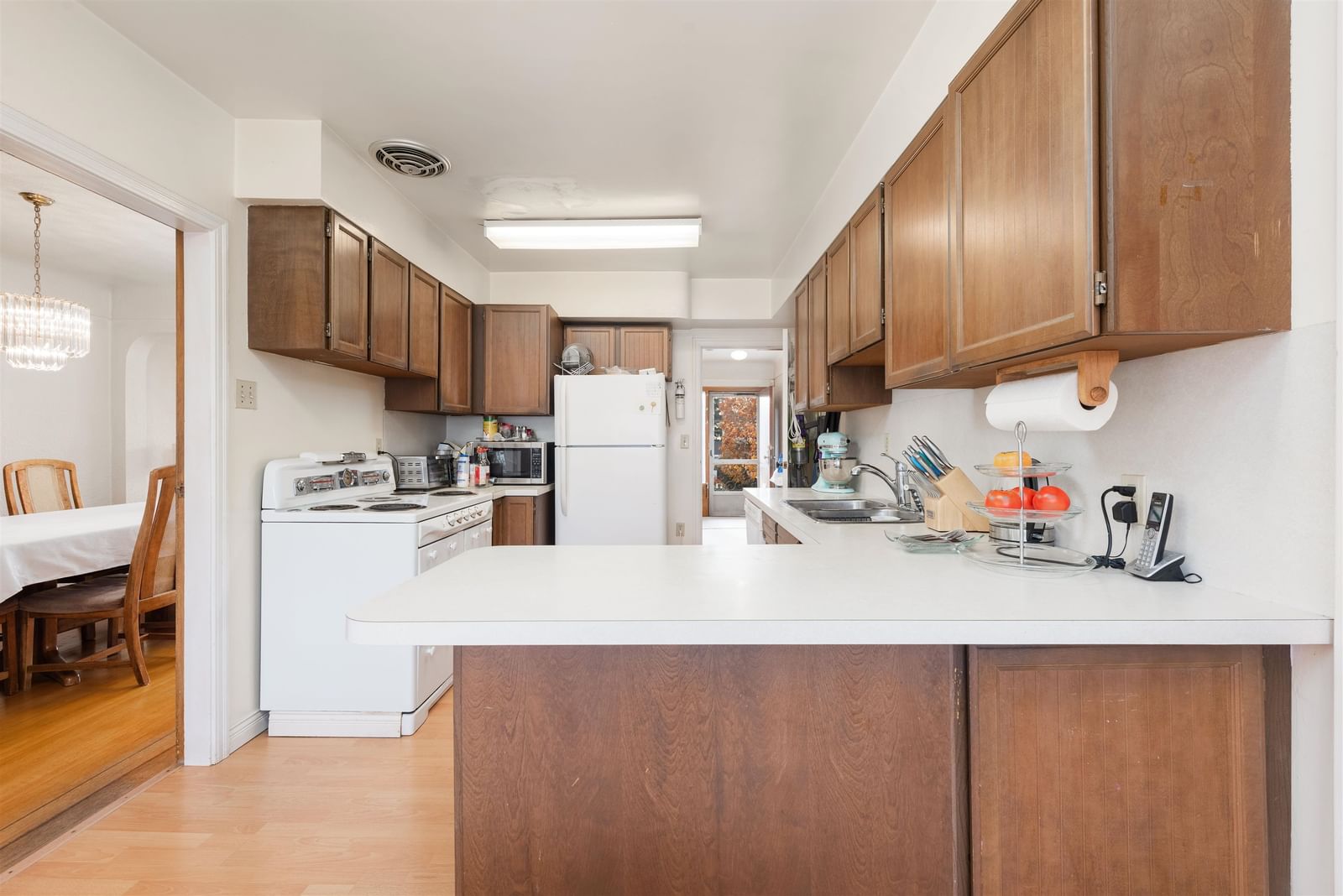 Listing Image 5