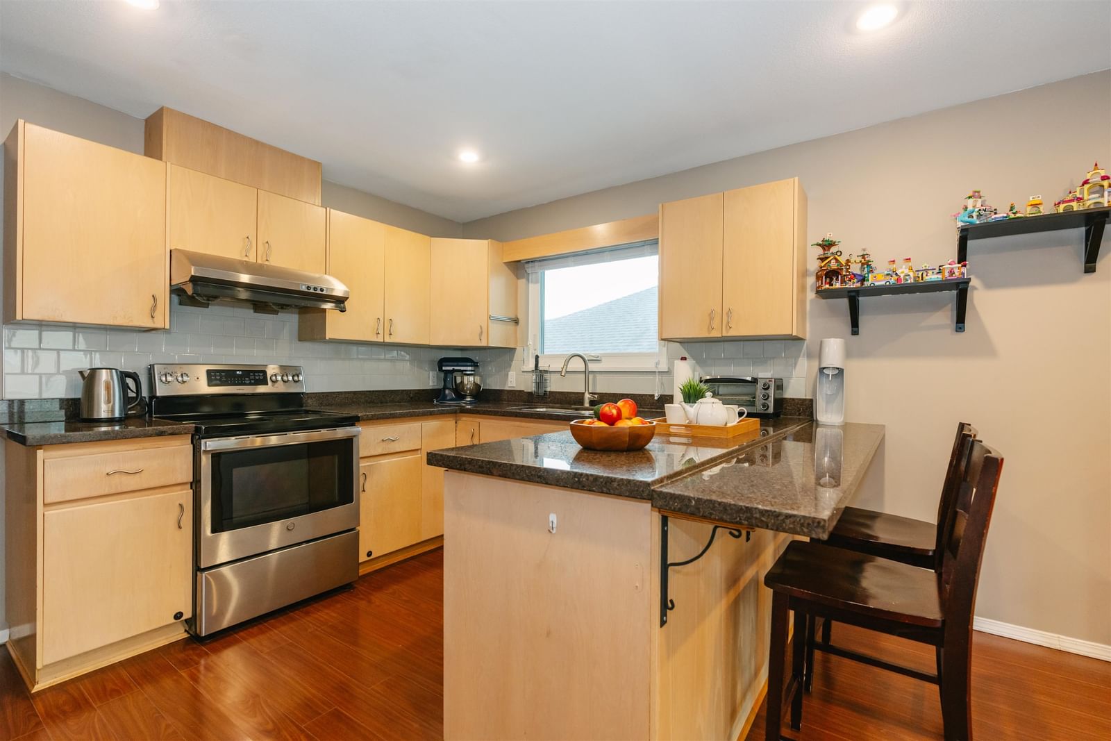 Listing Image 16