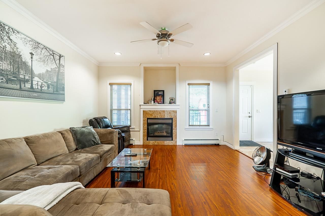 Listing Image 11