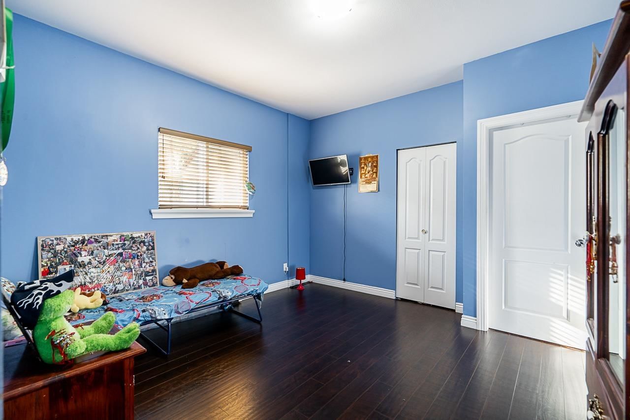Listing Image 14