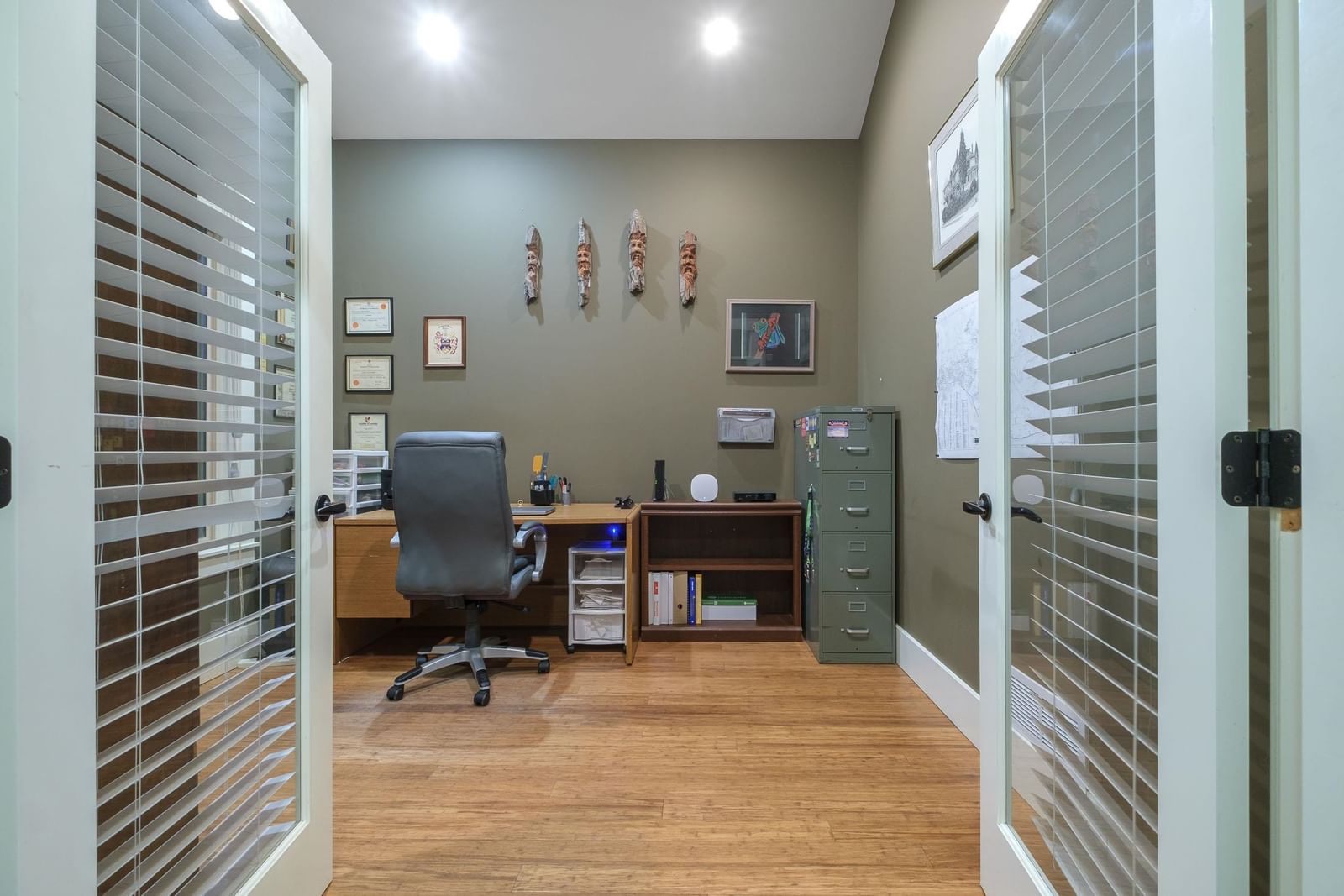 Listing Image 12