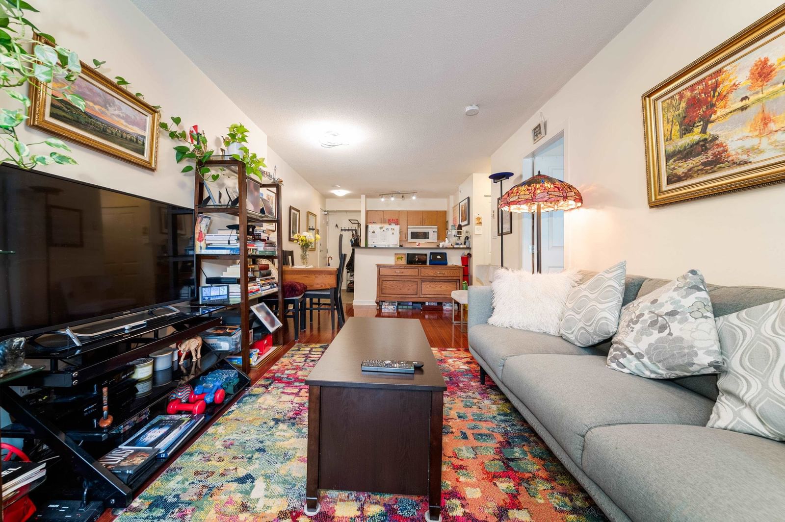 Listing Image 6