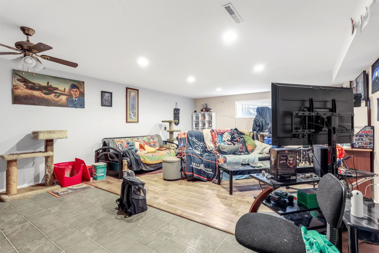 Listing Image 14