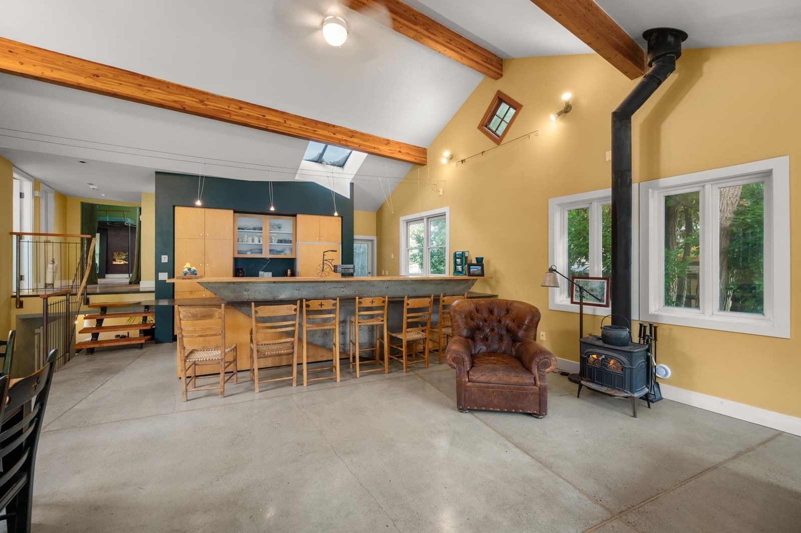 Listing Image 10