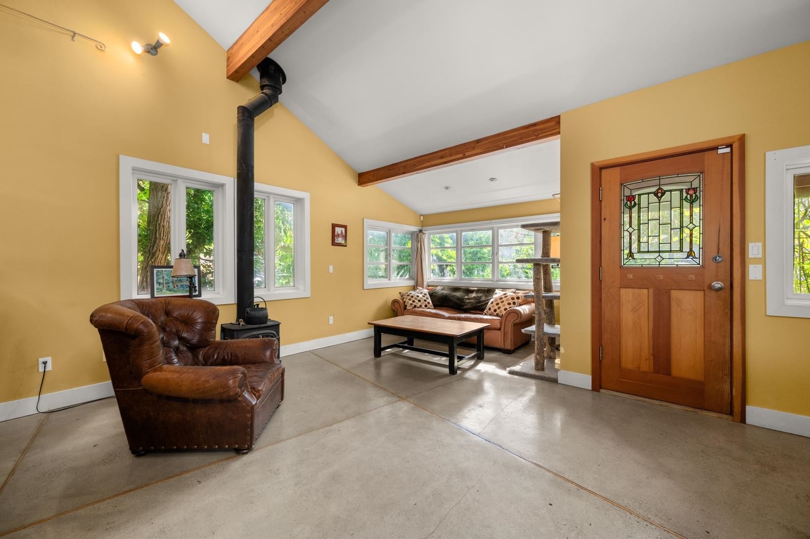 Listing Image 5