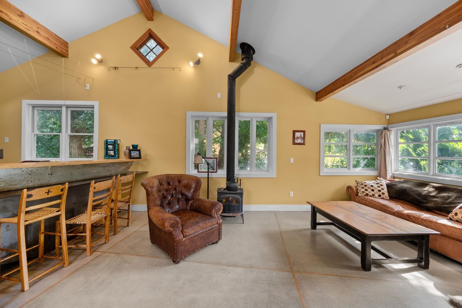 Listing Image 9