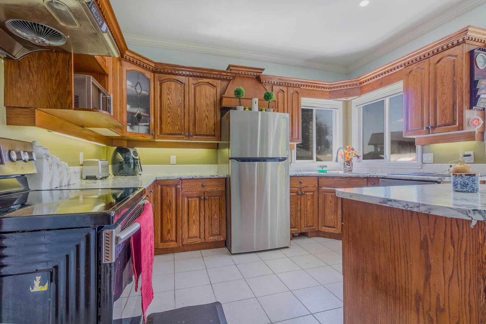 Listing Image 11