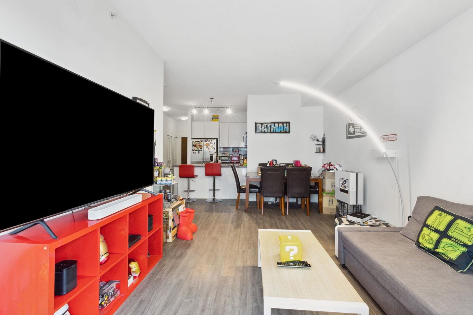 Listing Image 12