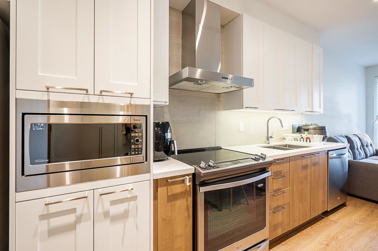 Listing Image 19