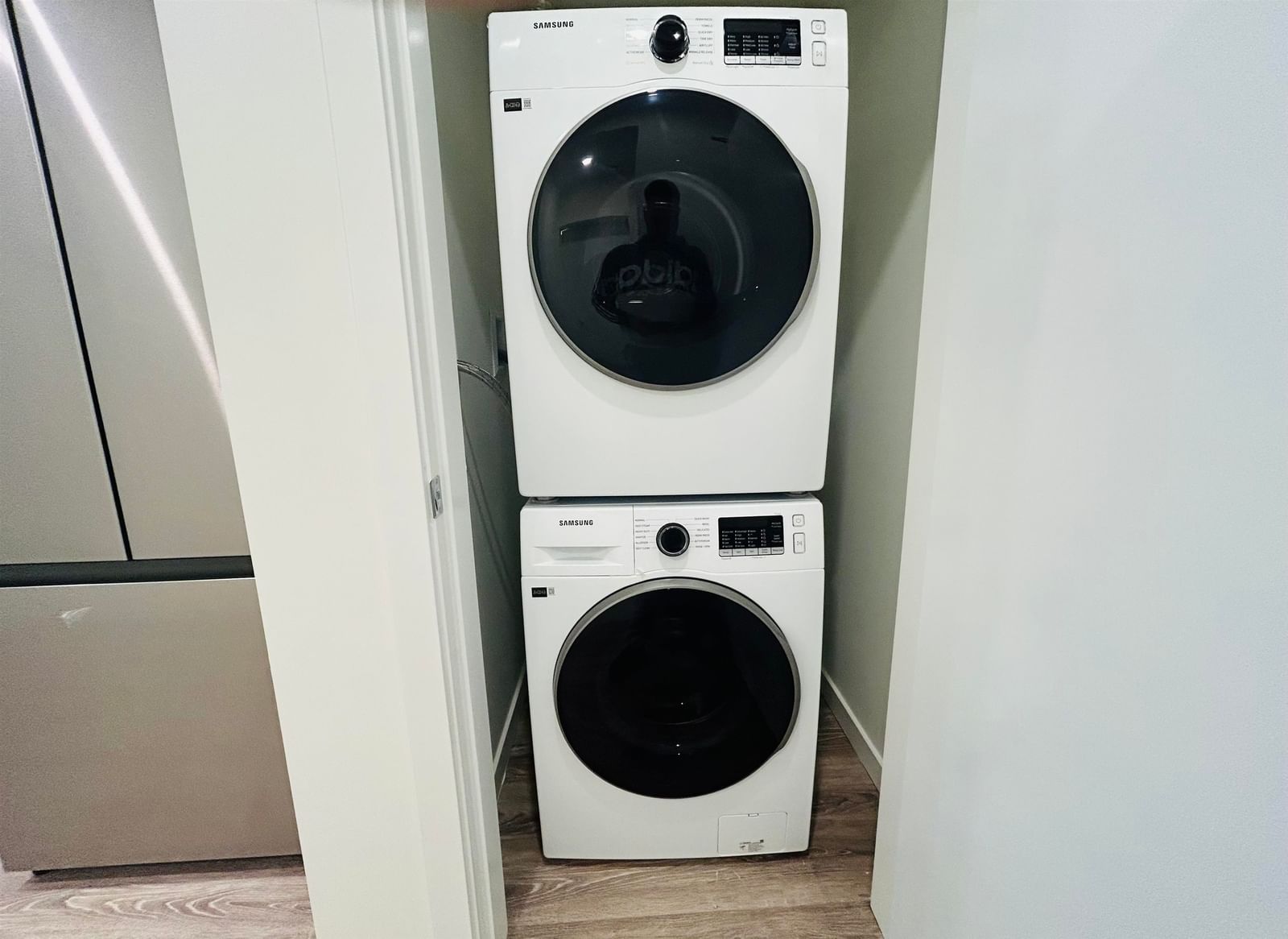 Listing Image 12
