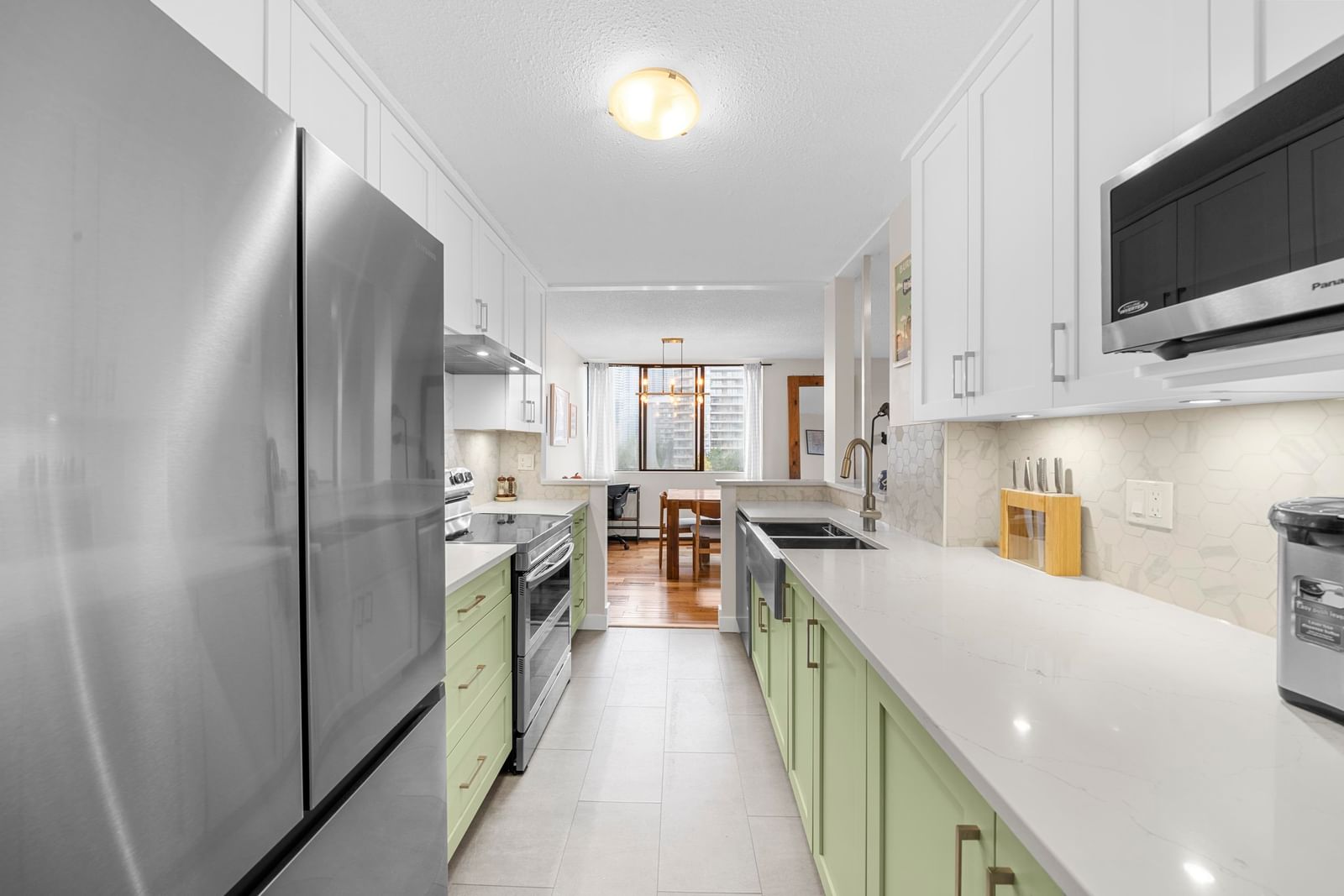 Listing Image 9