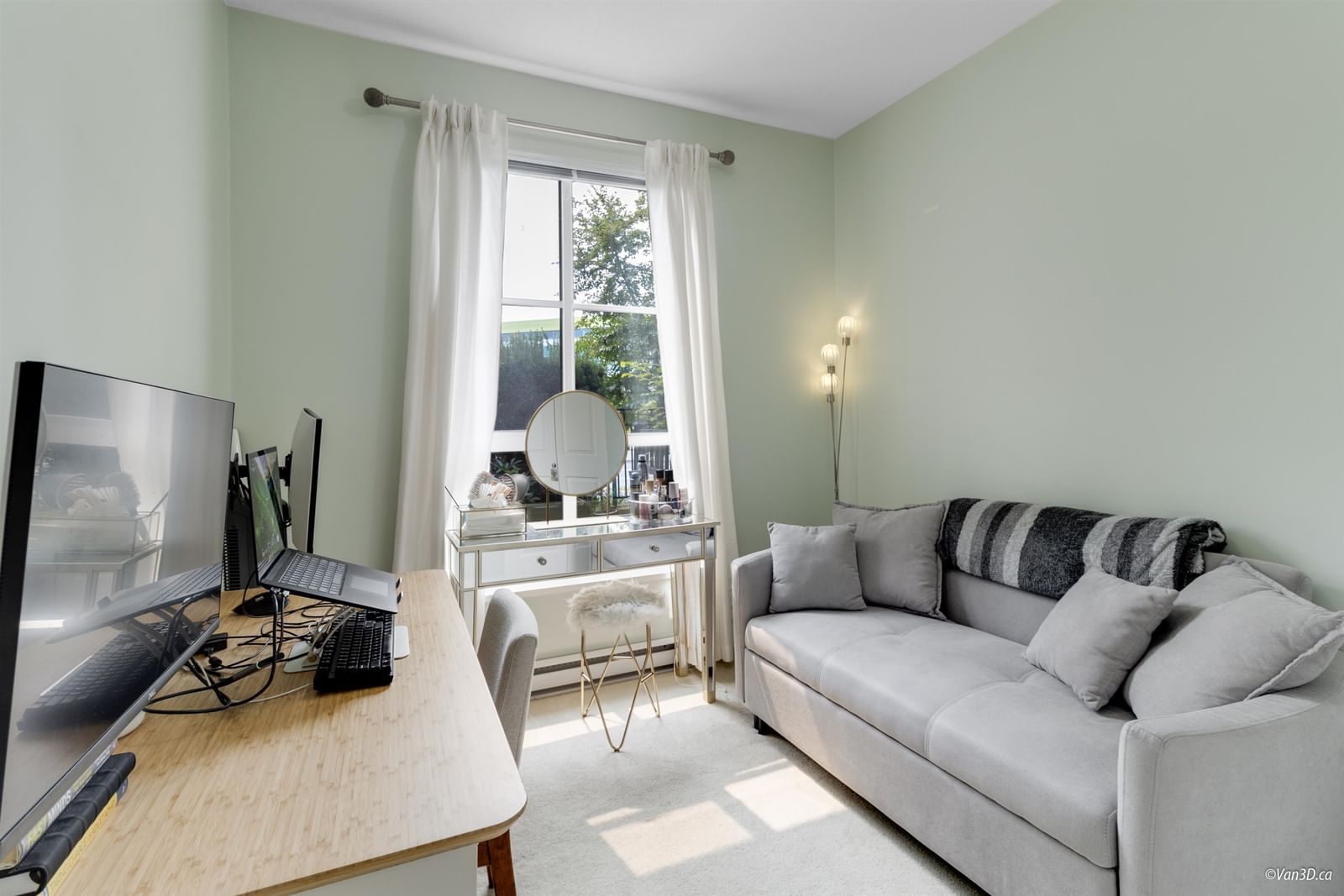 Listing Image 12