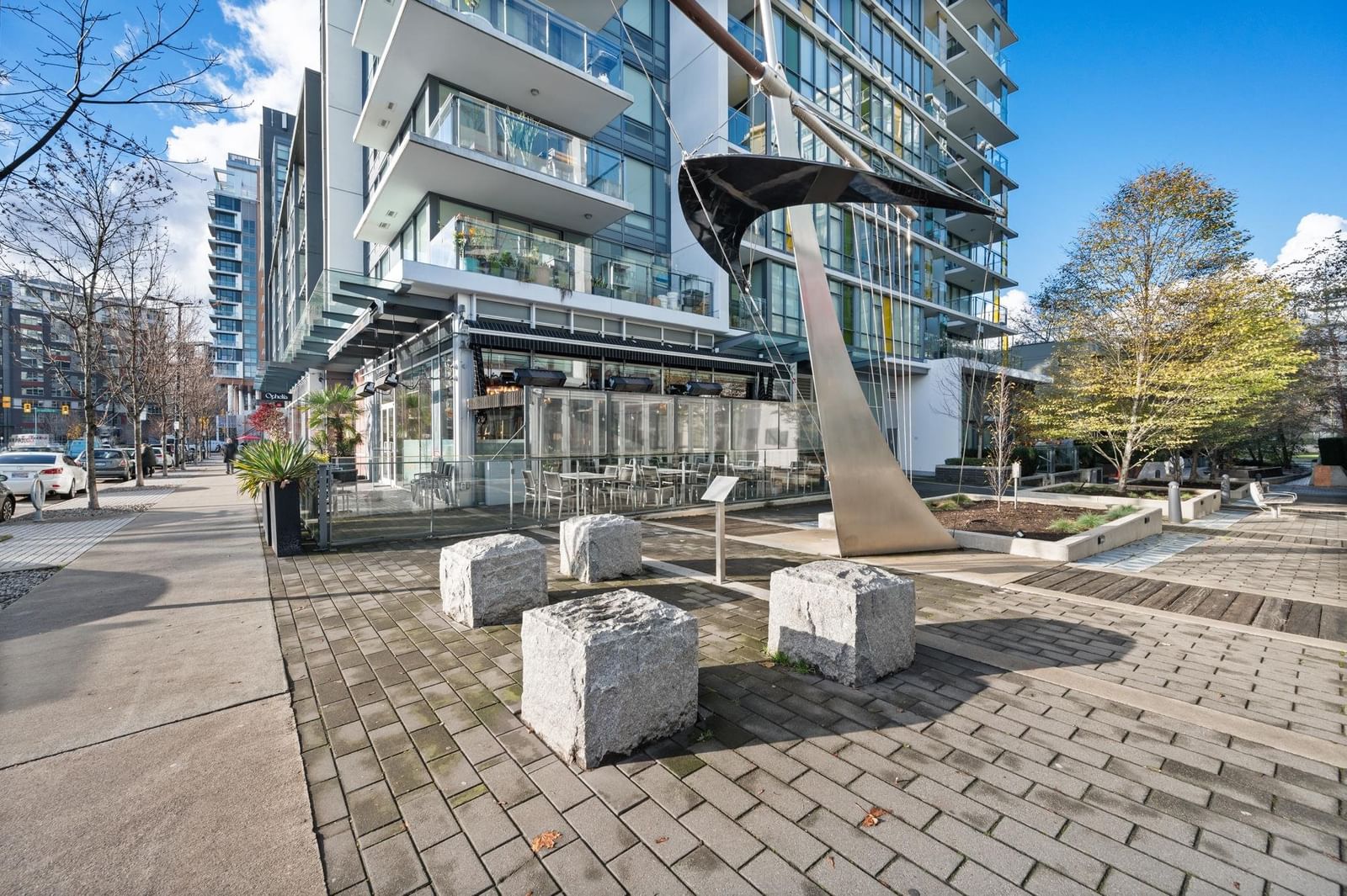 Listing Image 11