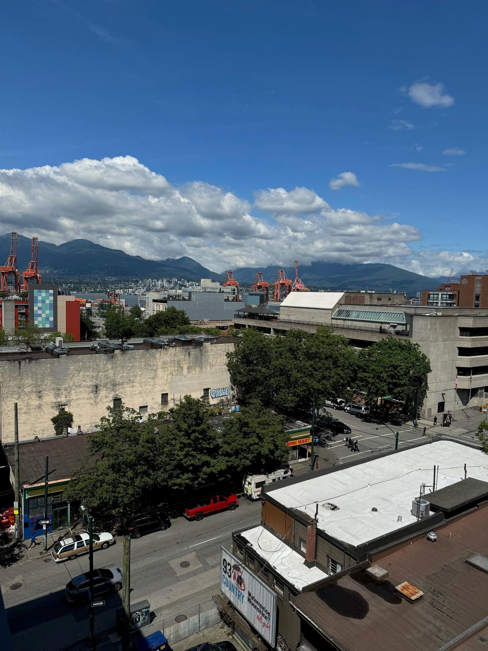 Listing Image 11