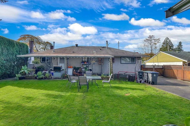 10846 Oriole Drive
