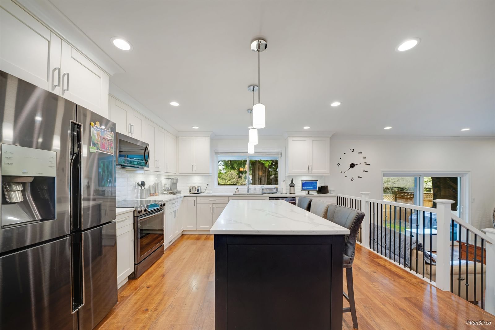 Listing Image 8